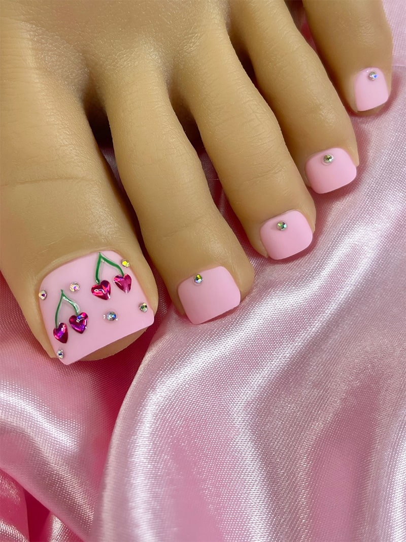 Toe Press-Ons: The Fuss-Free Way to Perfect Pedicures