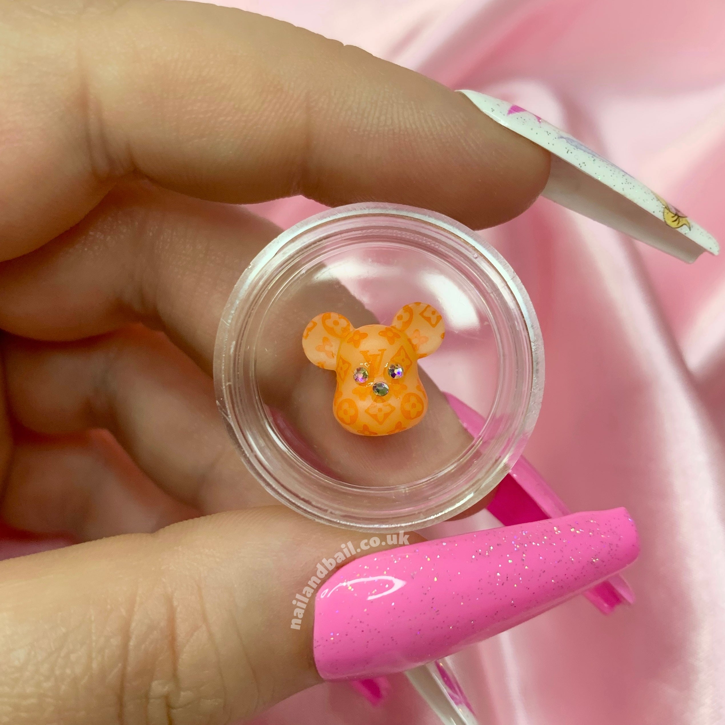 Introducing our absolutely adorable handmade Bright LV Bear Nail Charms, designed to add a touch of cuteness and sparkle to your nails! These charming little bears are the perfect accessory for any nail art enthusiast who loves all things girly.