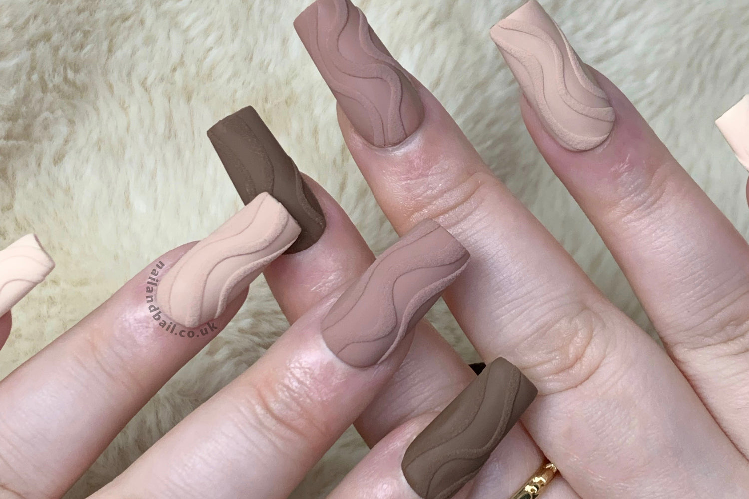 Louis Vuitton X Hello Kitty Press On Nails : u/nailandbailuk