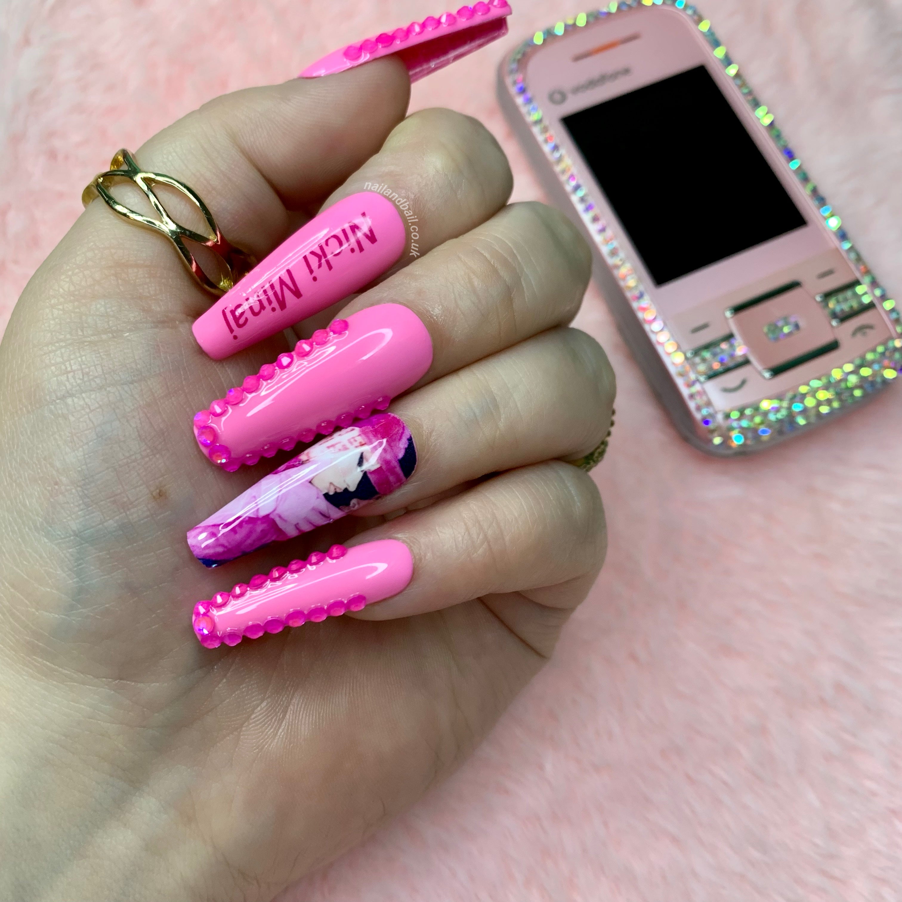 Be pretty in pink and ready to take on the world with Barbie Tingz! Get a hit of fabulous with these luxury Pink Friday press on nails--perfect for any fashionista! Show off your wild side with Nicki Minaj's designer designs and sparkle like a diamond!