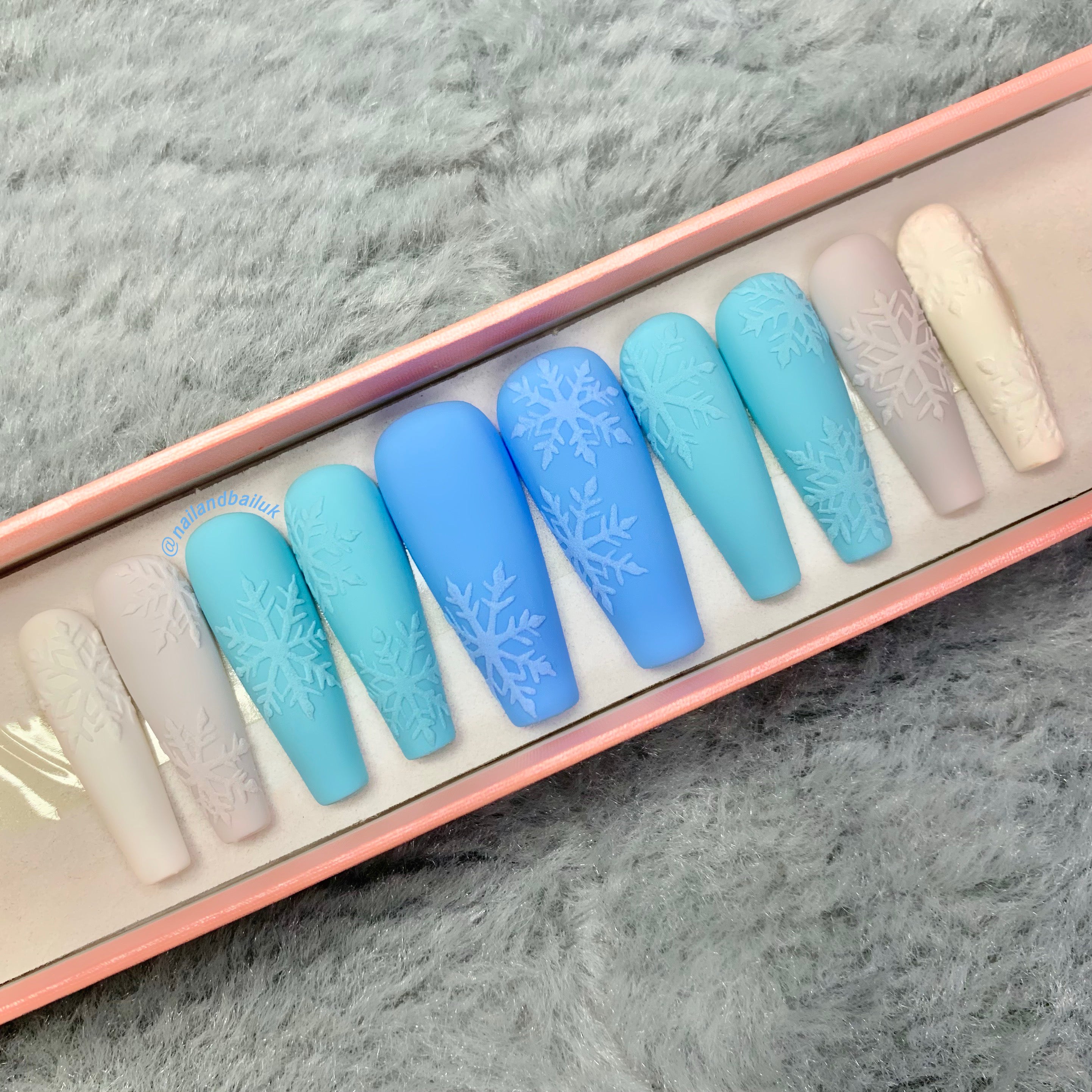 Matte Blue, grey and white snowflake press on nails